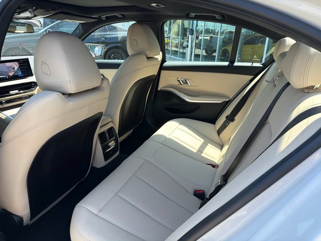 Used 2025 BMW 330i Sedan RWD image 27
