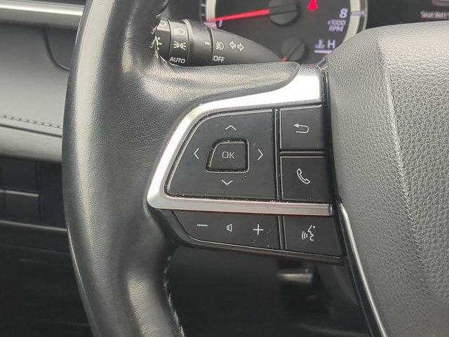 Used 2021 Toyota Highlander LE FWD image 29