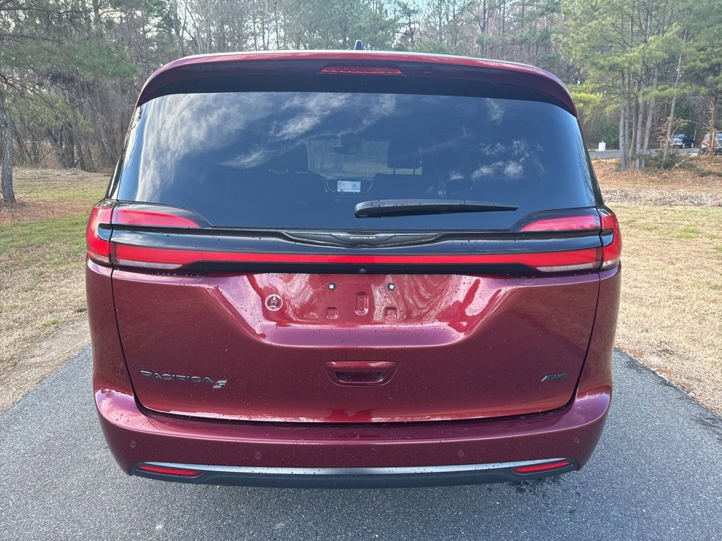 Used 2023 Chrysler Pacifica Touring-L w/ S Appearance Package image 10