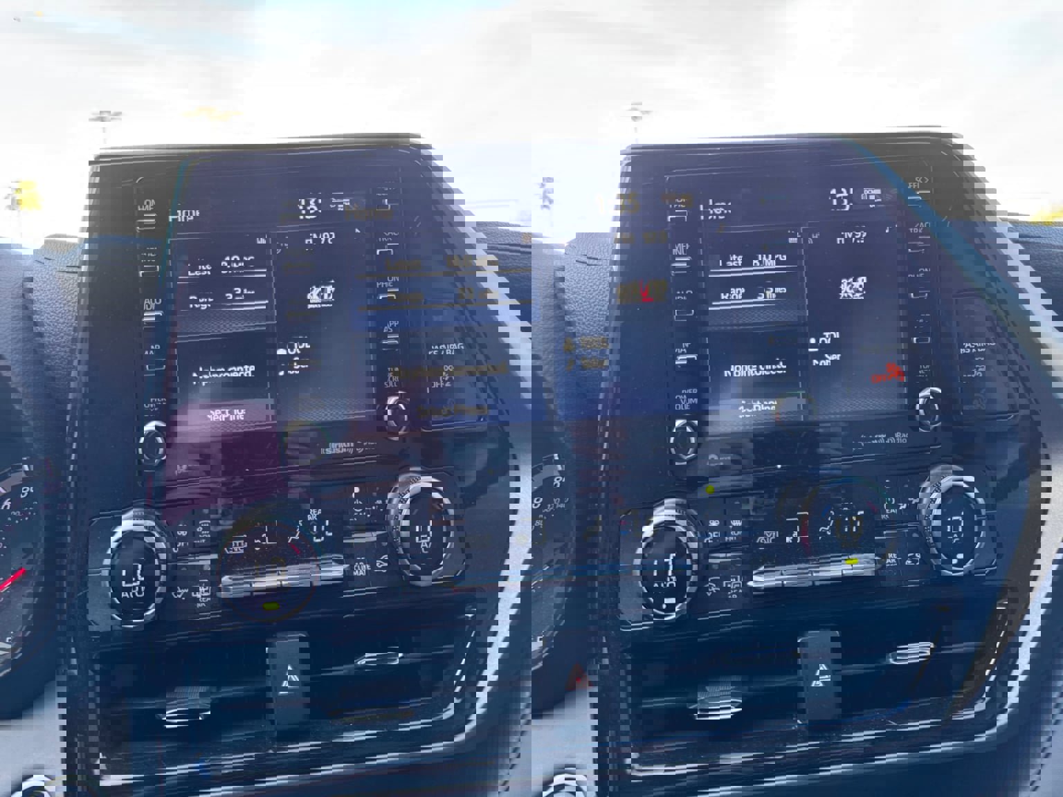 Used 2021 Toyota Highlander LE image 21