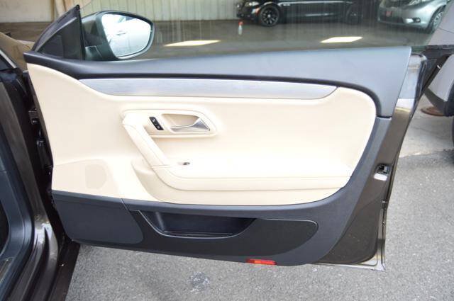 Used 2013 Volkswagen CC Sport FWD image 28