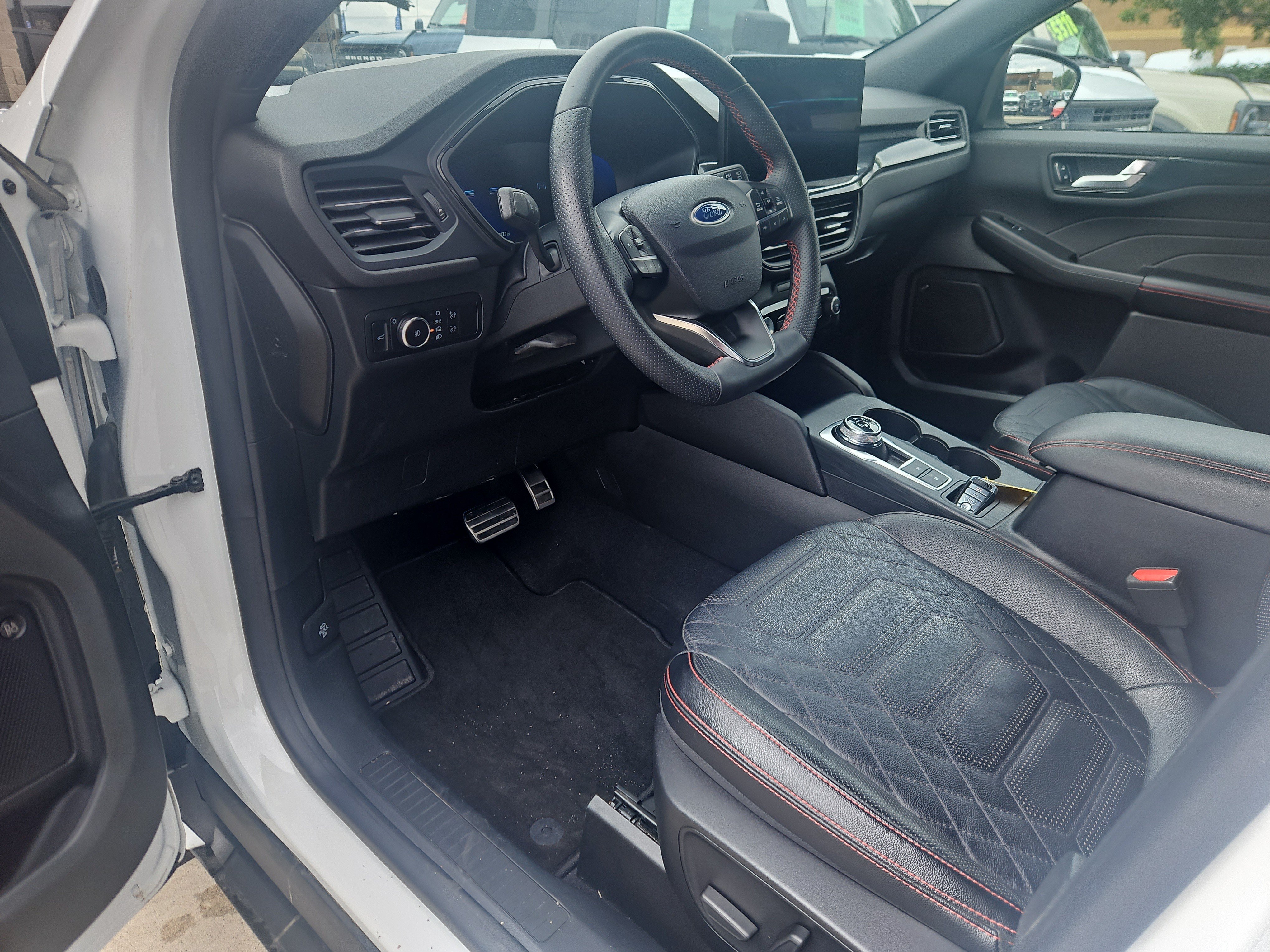 Used 2023 Ford Escape ST-Line Elite w/ Premium Technology Package AWD/4WD image 11