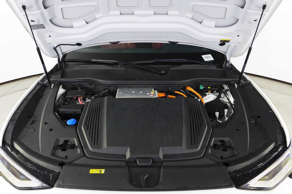 Used 2023 Audi e-tron S Premium Plus w/ Black Optic Package AWD/4WD image 6