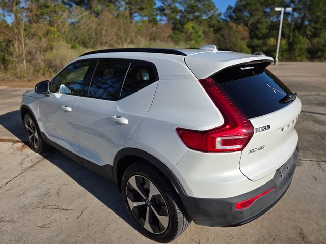 Used 2025 Volvo XC40 B5 Plus image 3
