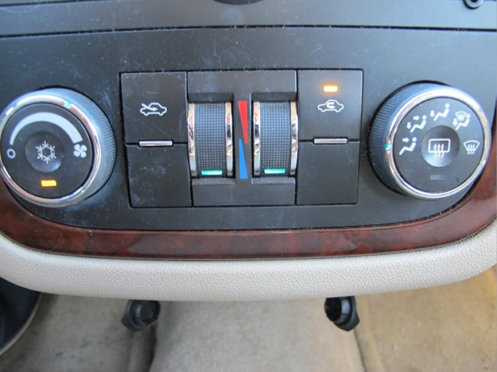 Used 2008 Chevrolet Impala LT FWD image 16