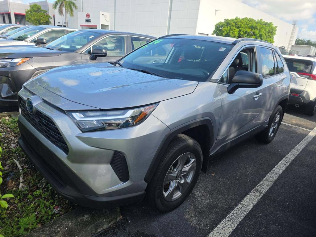 Used 2024 Toyota RAV4 LE AWD/4WD image 3