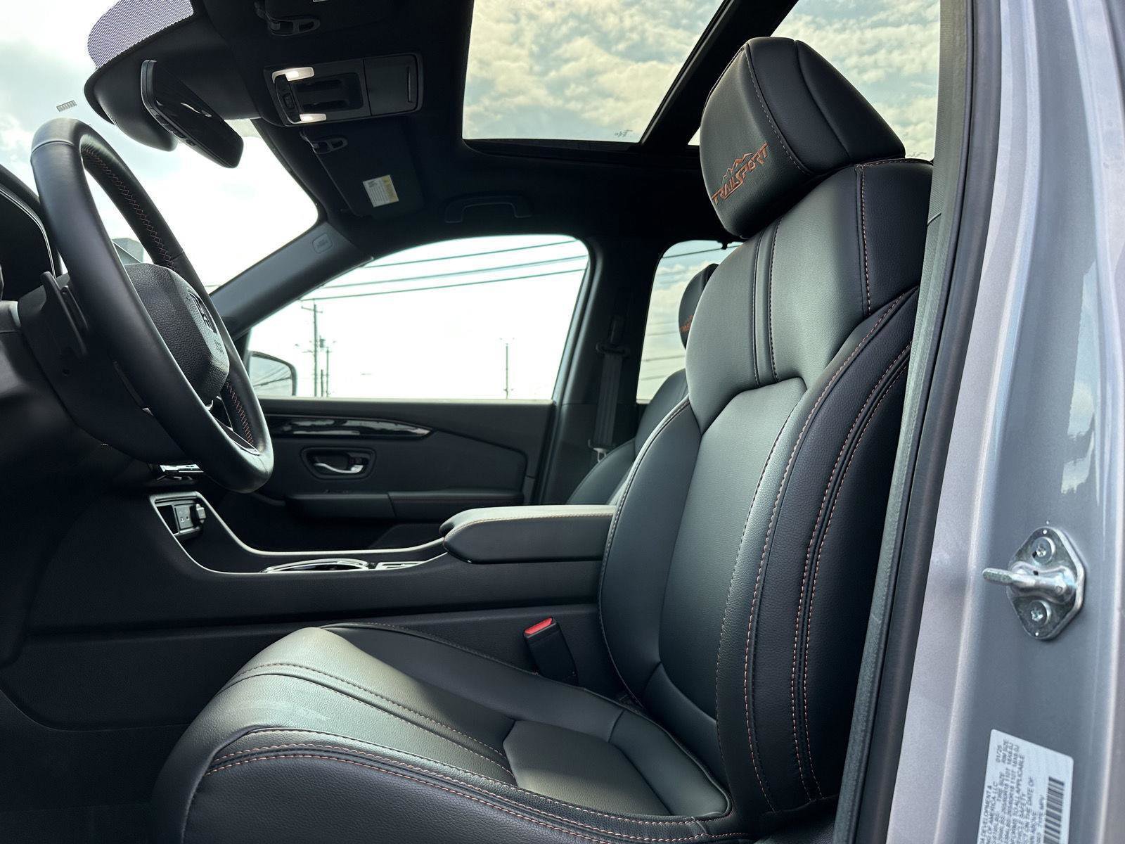 Certified 2025 Honda Pilot TrailSport image 11