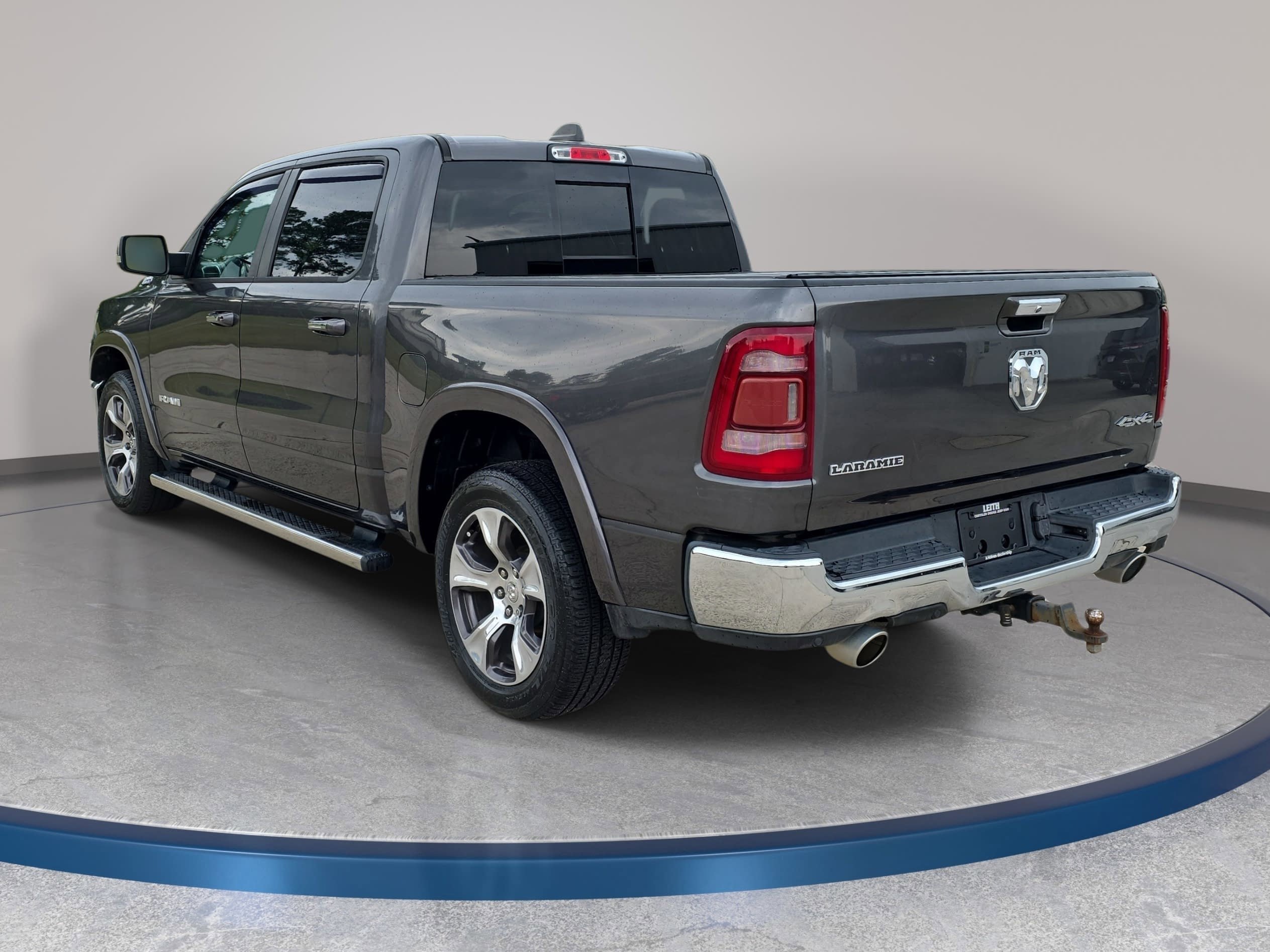 Used 2019 RAM 1500 Laramie AWD/4WD image 8