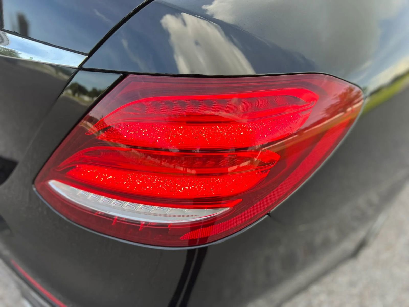 Used 2018 Mercedes-Benz E 300 image 19