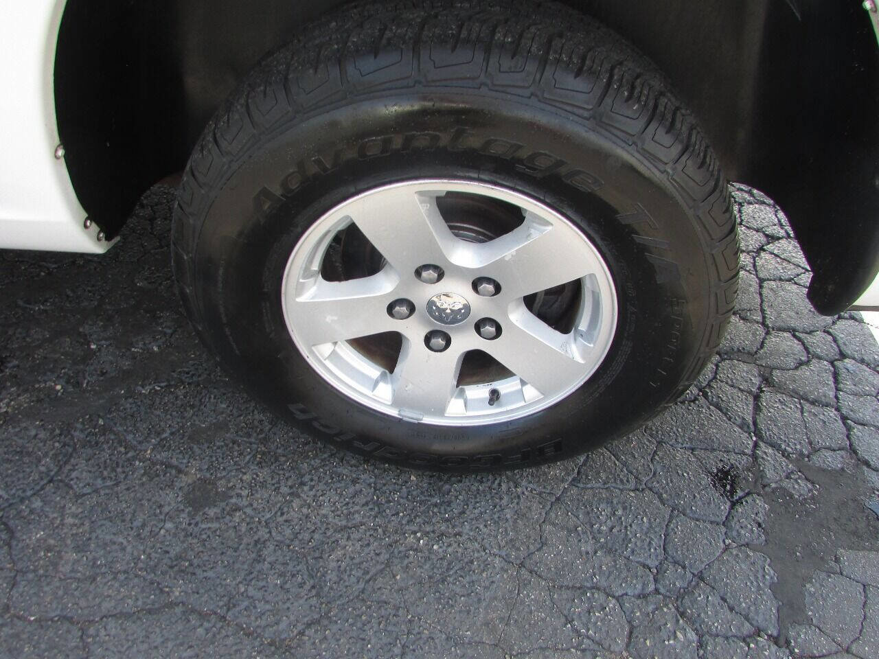 Used 2011 RAM 1500 Classic SLT image 18