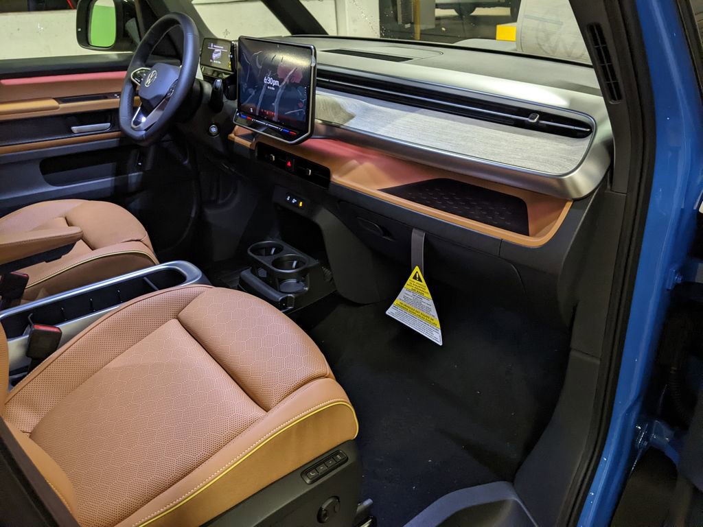 New 2025 Volkswagen ID. Buzz Pro S Plus AWD/4WD image 21