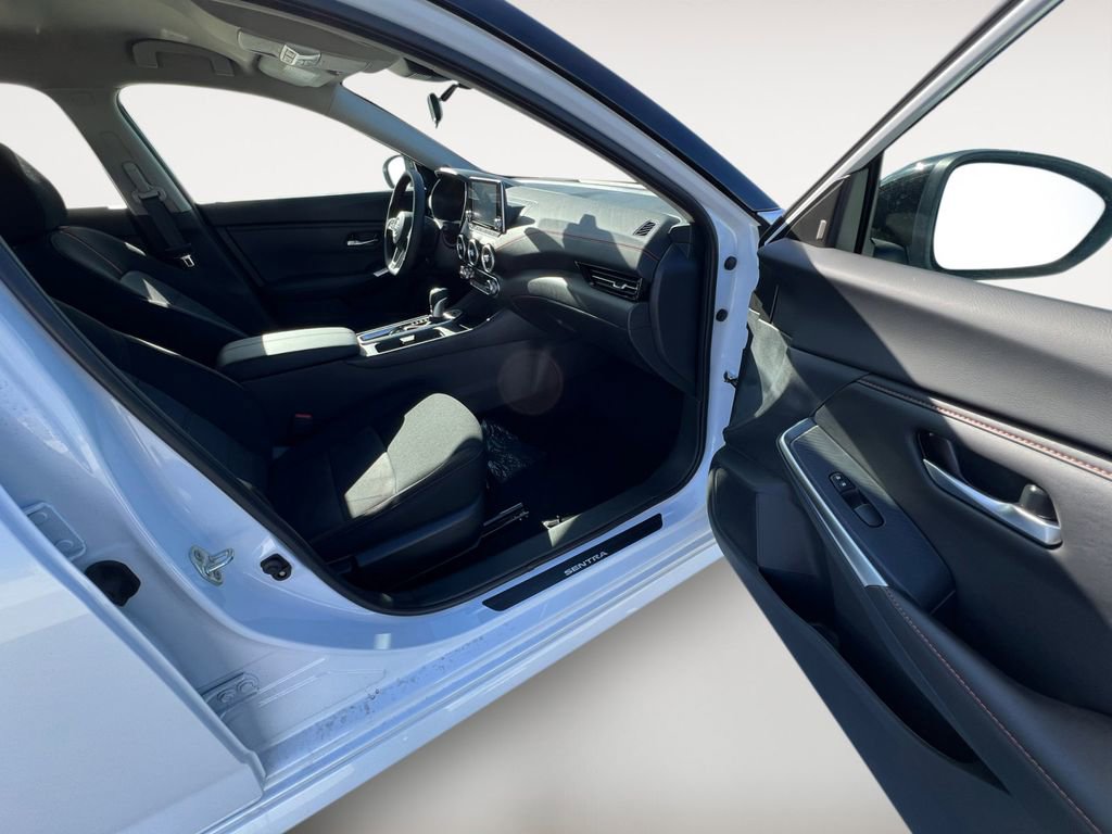 Certified 2025 Nissan Sentra SR image 27