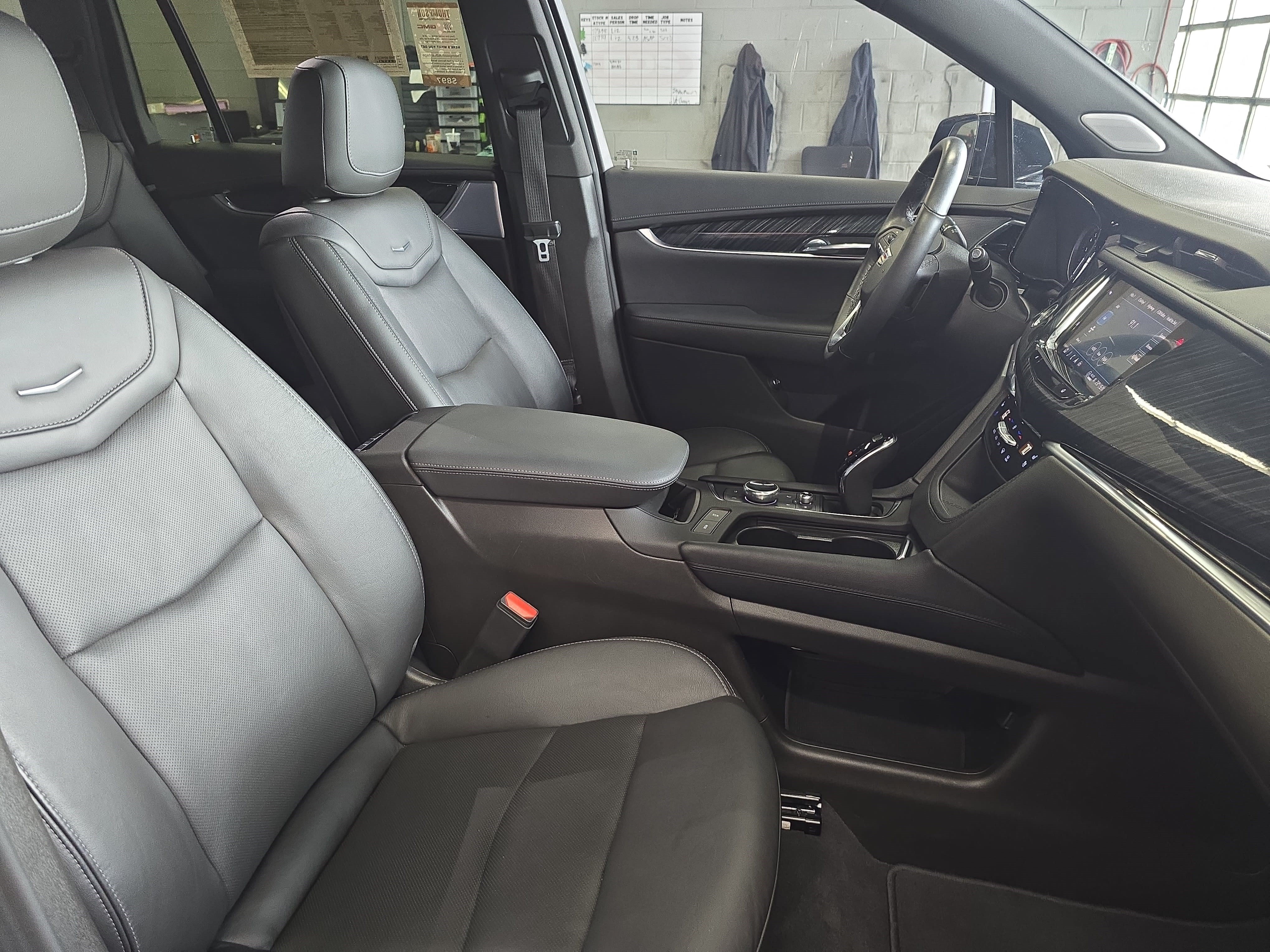 Used 2023 Cadillac XT6 Premium Luxury AWD/4WD image 10