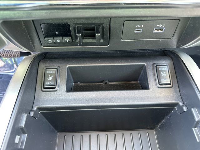 Used 2021 Nissan Titan SV w/ SV Convenience Package image 39