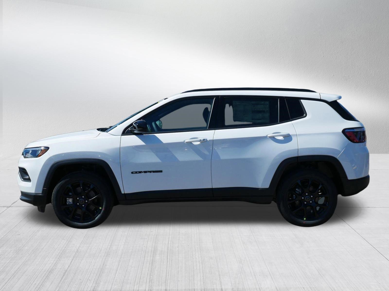 New 2026 Jeep Compass Latitude w/ Sun and Sound Group image 4