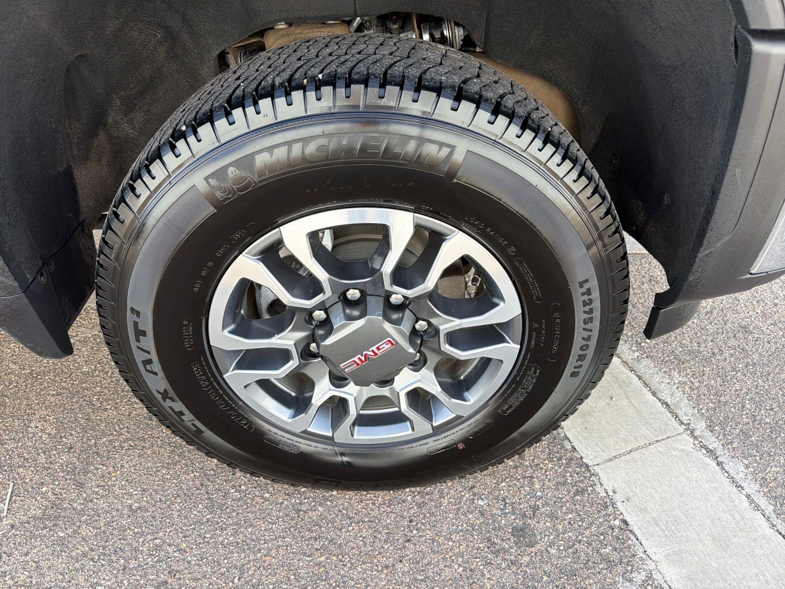 Used 2024 GMC Sierra 2500 SLT w/ SLT Premium Package image 11