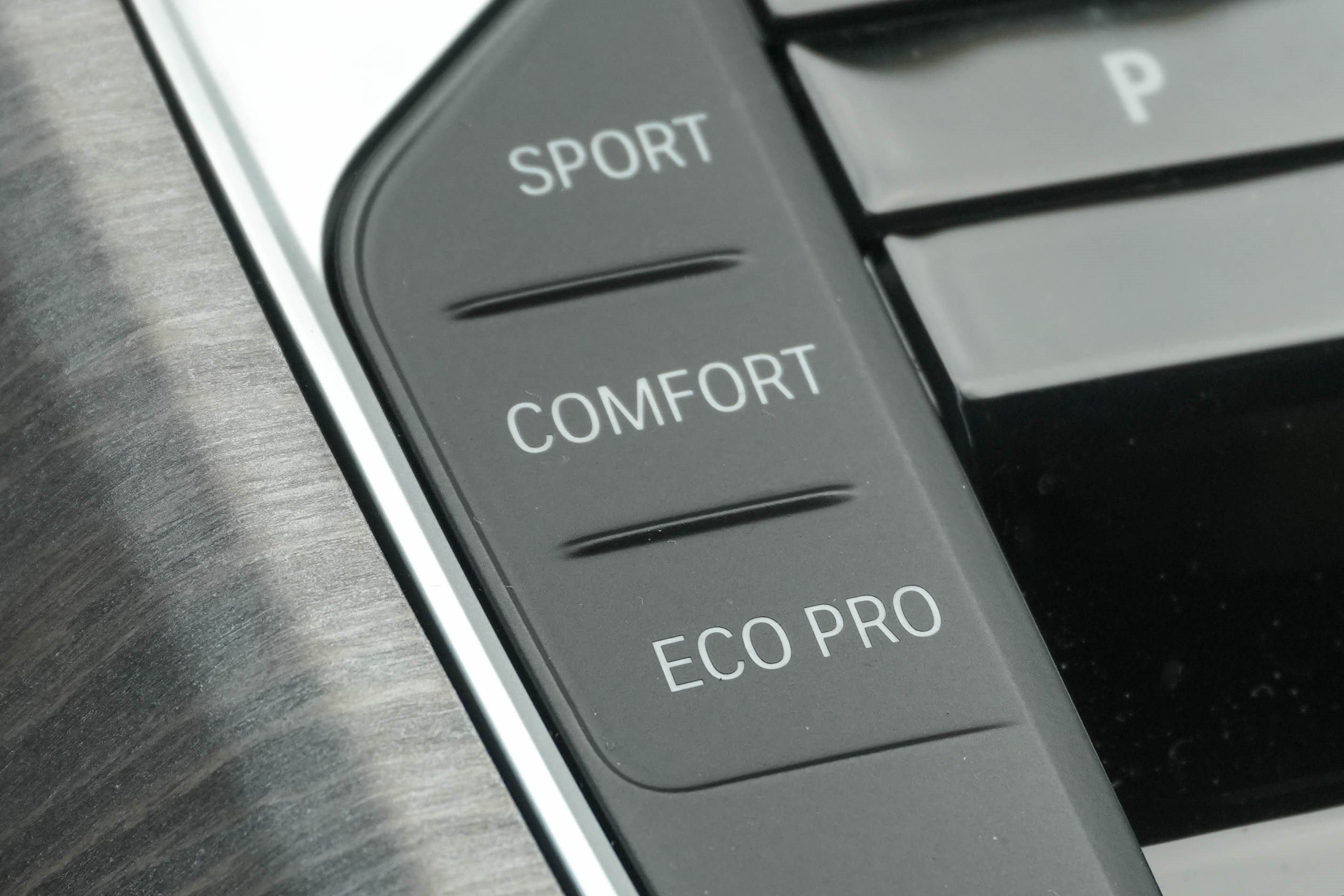 Certified 2025 BMW 330i Sedan RWD image 29