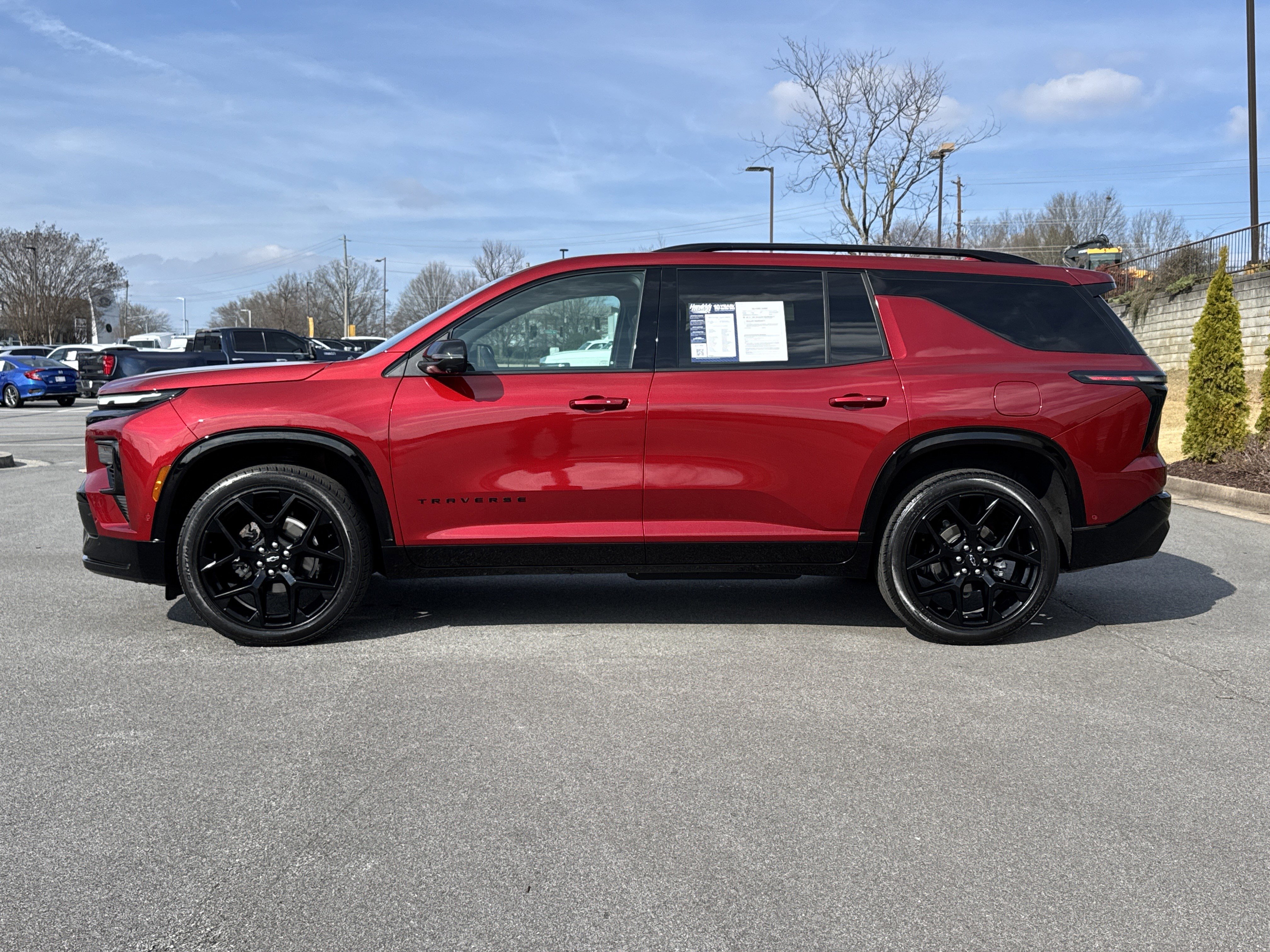 Used 2024 Chevrolet Traverse RS image 7