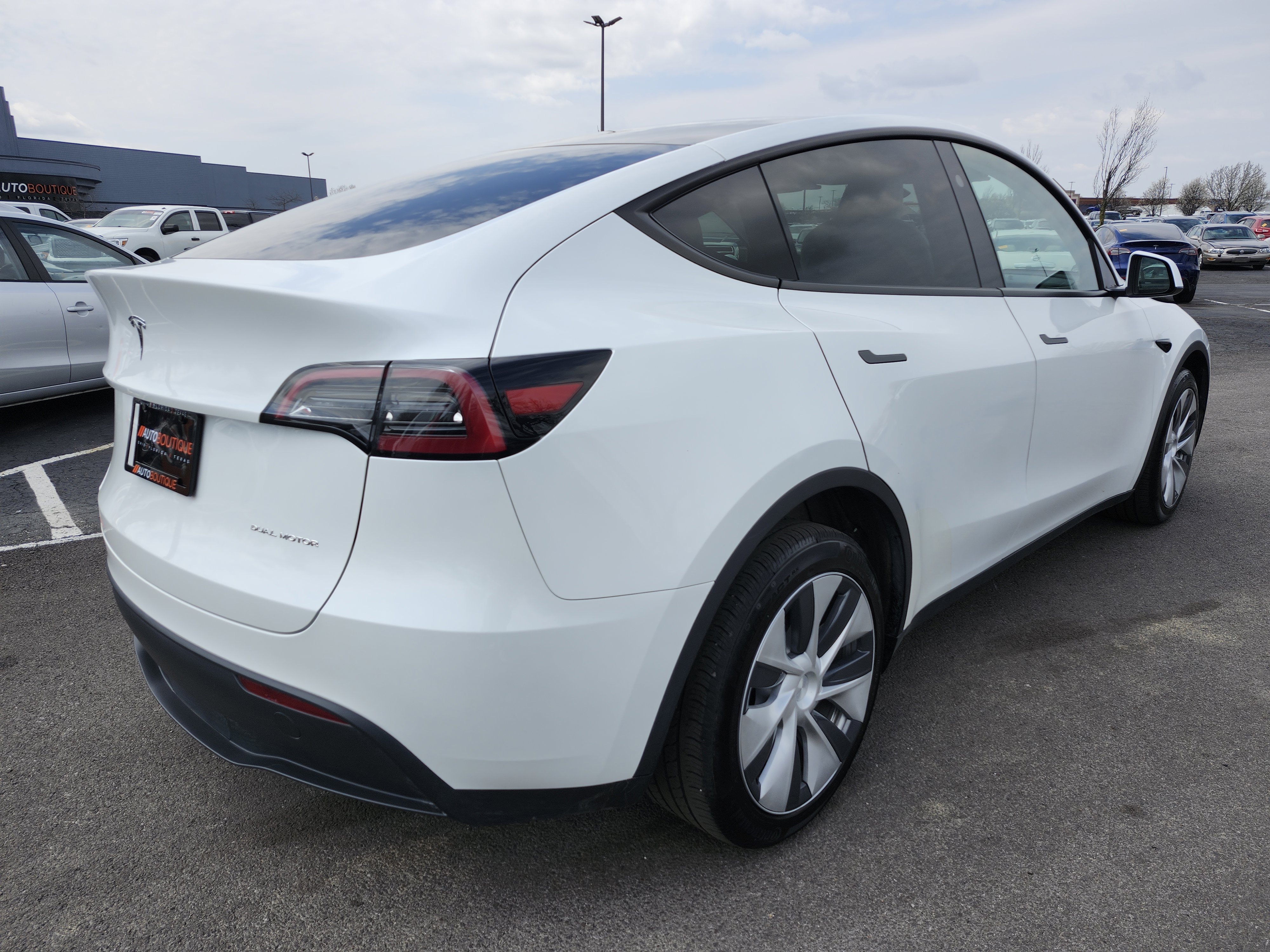 Used 2024 Tesla Model Y Long Range image 16