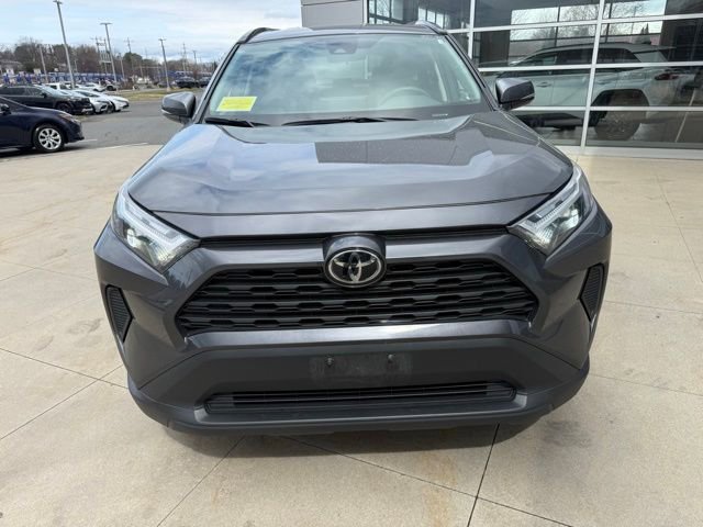 Used 2025 Toyota RAV4 XLE AWD/4WD image 2