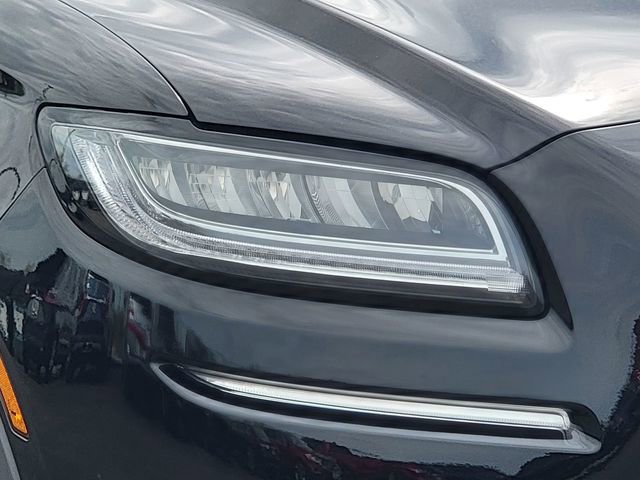 Certified 2023 Lincoln Nautilus Reserve w/ Luxury Package AWD/4WD image 16