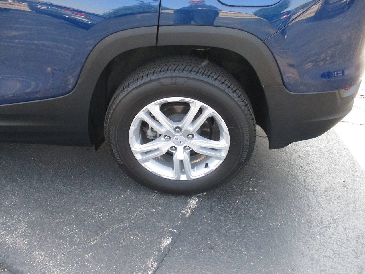 Used 2023 GMC Terrain SLE w/ Driver Convenience Package AWD/4WD image 13