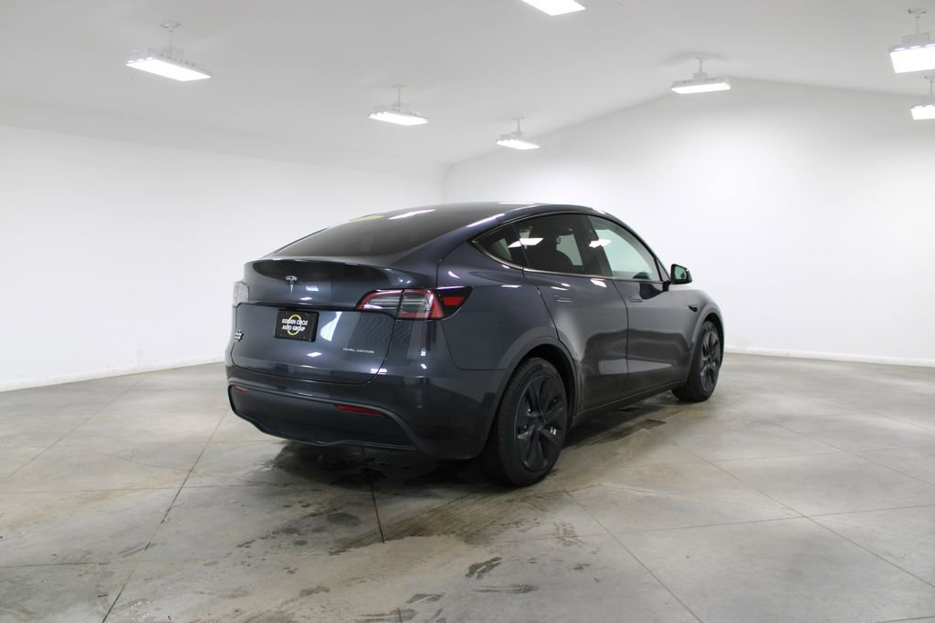 Used 2024 Tesla Model Y Long Range image 9