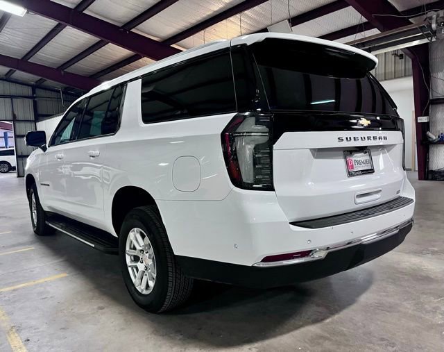 Used 2026 Chevrolet Suburban LT w/ Comfort Package RWD image 6