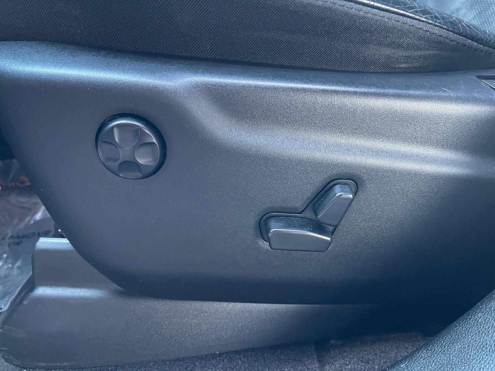 Used 2018 Jeep Grand Cherokee Altitude image 24