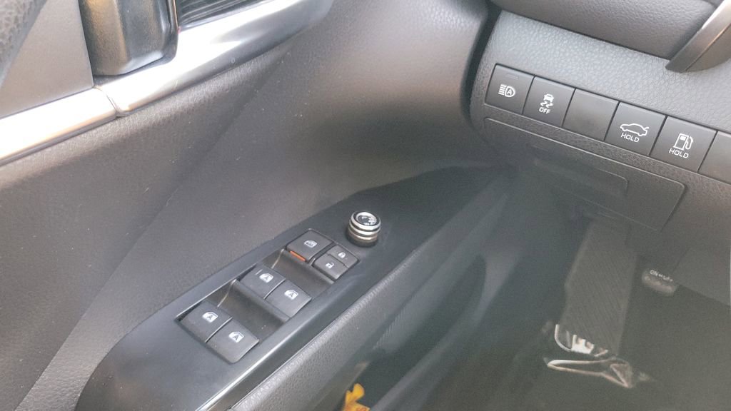 Certified 2020 Toyota Camry SE w/ Convenience Package image 20