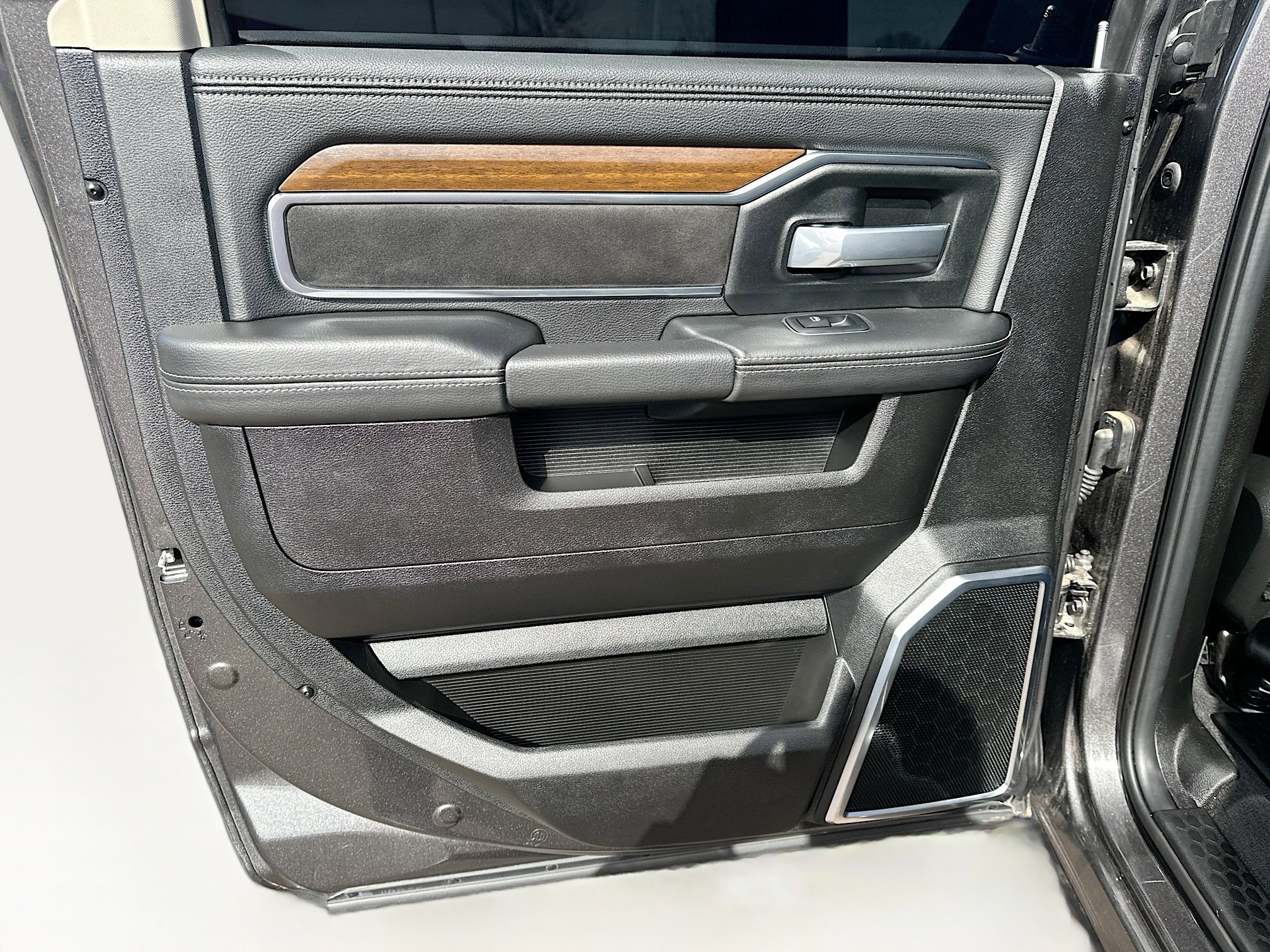 Used 2024 RAM 2500 Laramie w/ Safety Group image 27