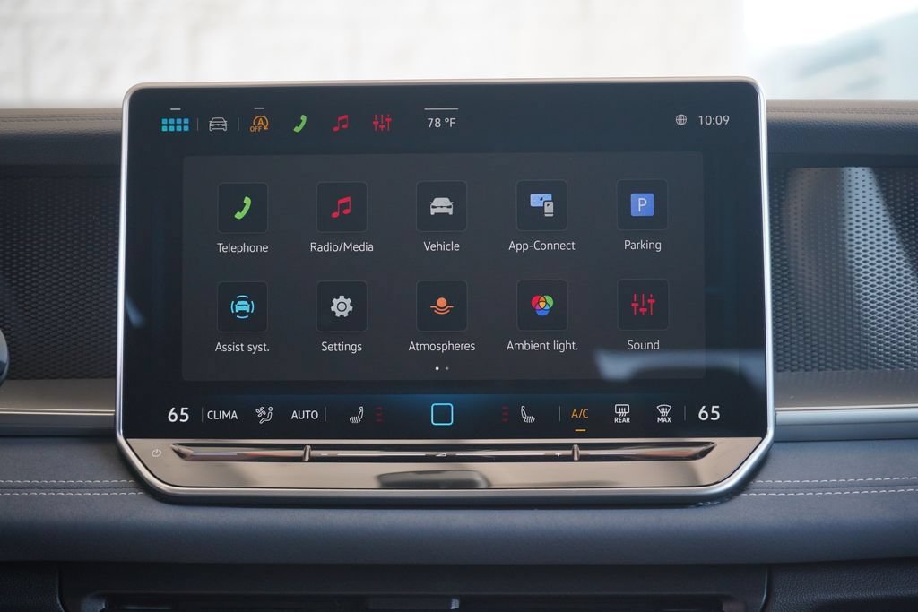 New 2026 Volkswagen Tiguan SE FWD image 11