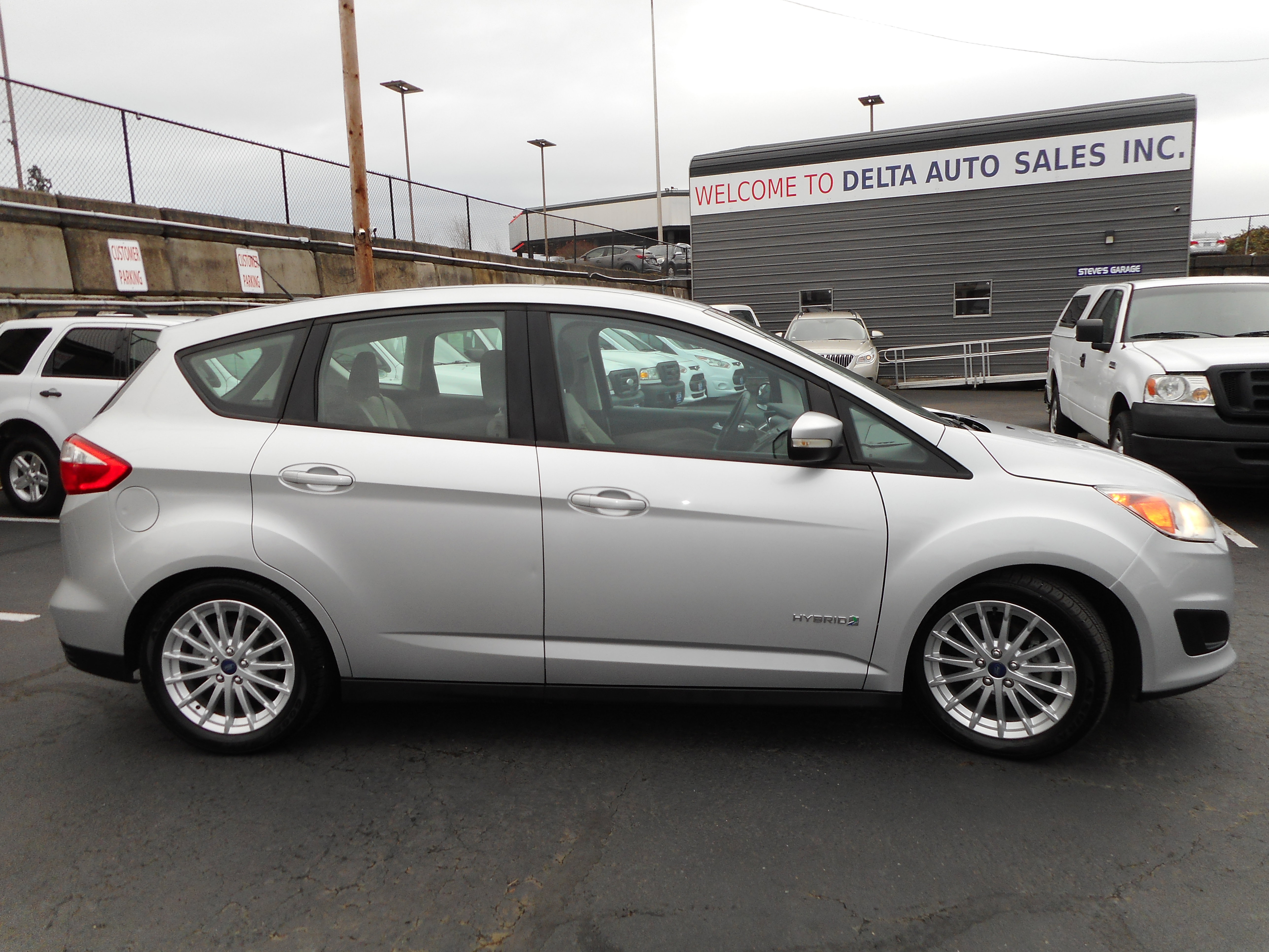 Used 2013 Ford C-MAX SE image 2