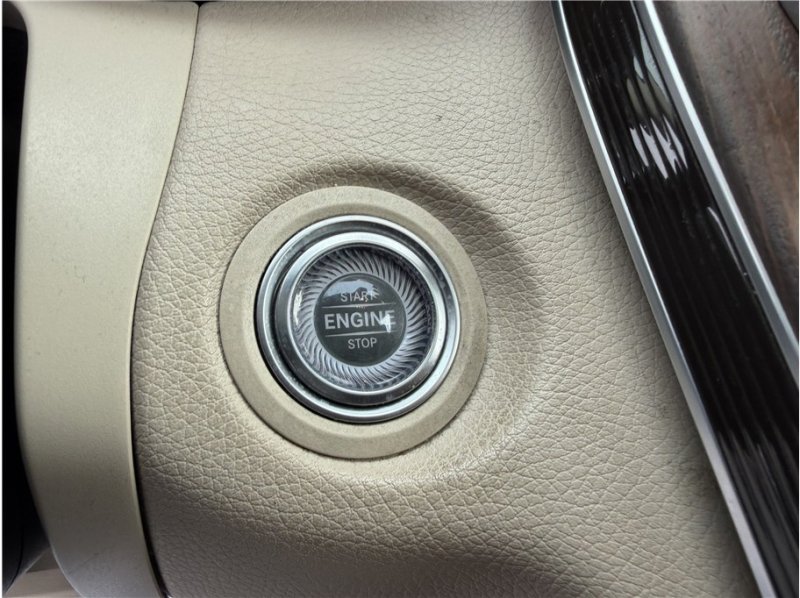 Used 2020 Mercedes-Benz C 300 Sedan image 39