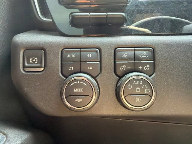 Used 2022 Chevrolet Silverado 1500 LTZ w/ LTZ Premium Package AWD/4WD image 32