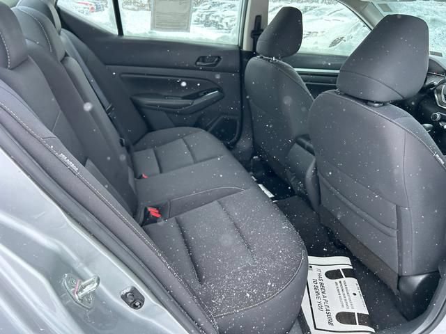 Used 2023 Nissan Altima 2.5 SV FWD image 28