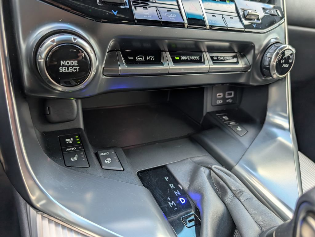 Used 2024 Lexus LX 600 F Sport image 23