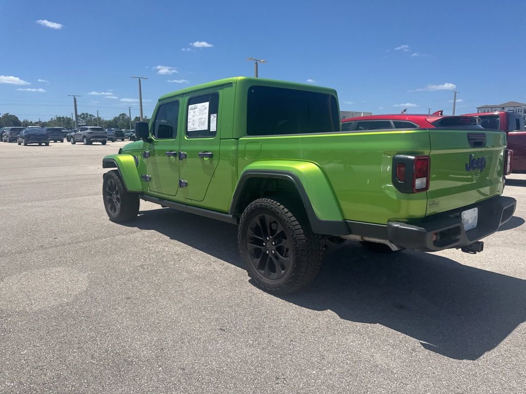 Used 2025 Jeep Gladiator Sport image 6
