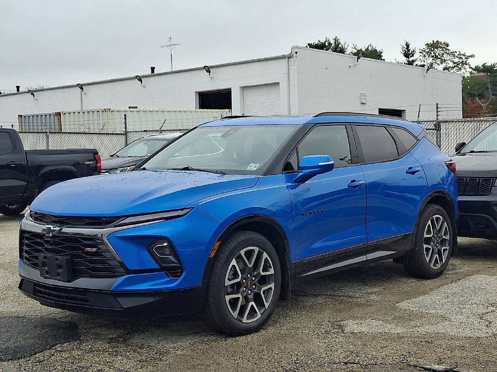 Used 2024 Chevrolet Blazer RS w/ Driver Confidence II Package FWD image 4