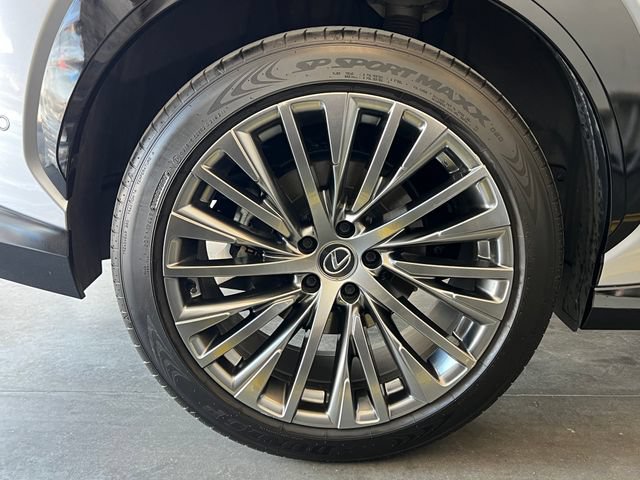 Used 2024 Lexus RZ 450e Premium AWD/4WD image 13