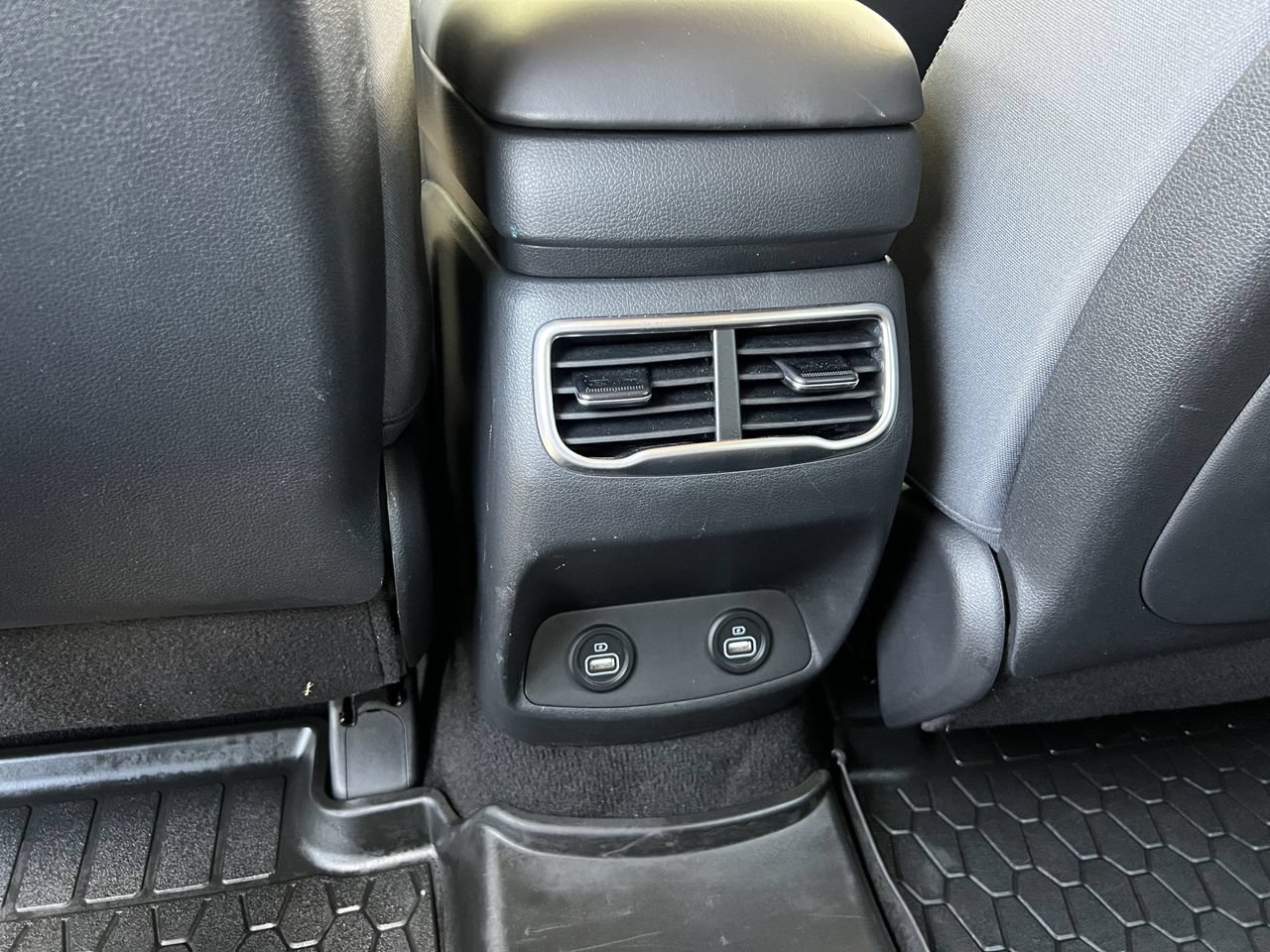 Used 2023 Hyundai Santa Fe SEL w/ Winter Weather Package FWD image 22