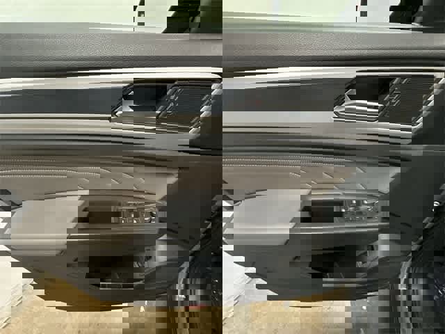 Certified 2023 Volkswagen Atlas Cross Sport SEL R-Line image 20