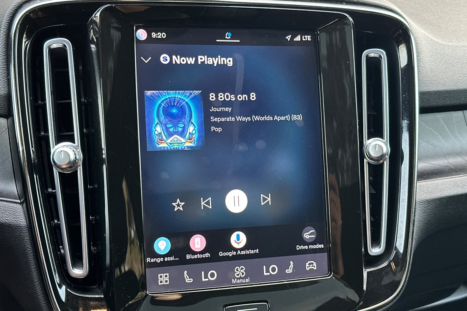 Certified 2023 Volvo C40 P8 Recharge Plus AWD/4WD image 21