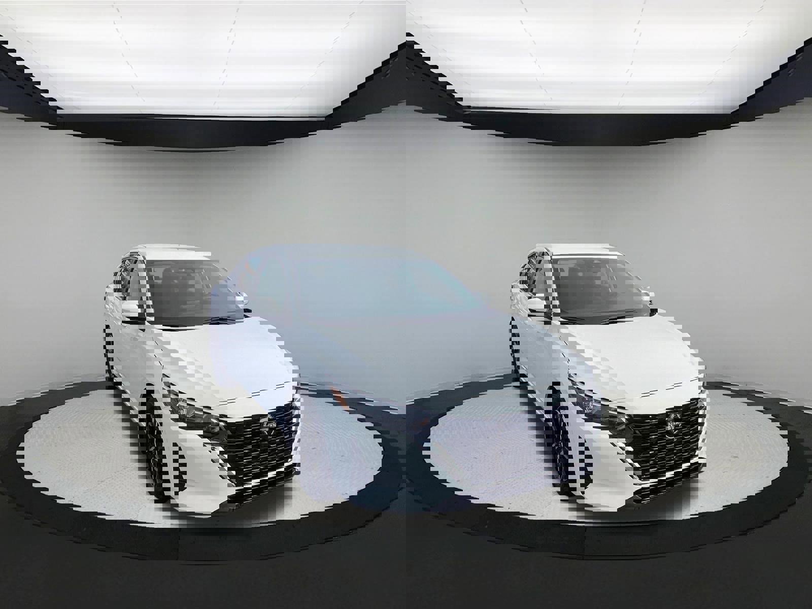 Used 2025 Nissan Sentra SV image 2