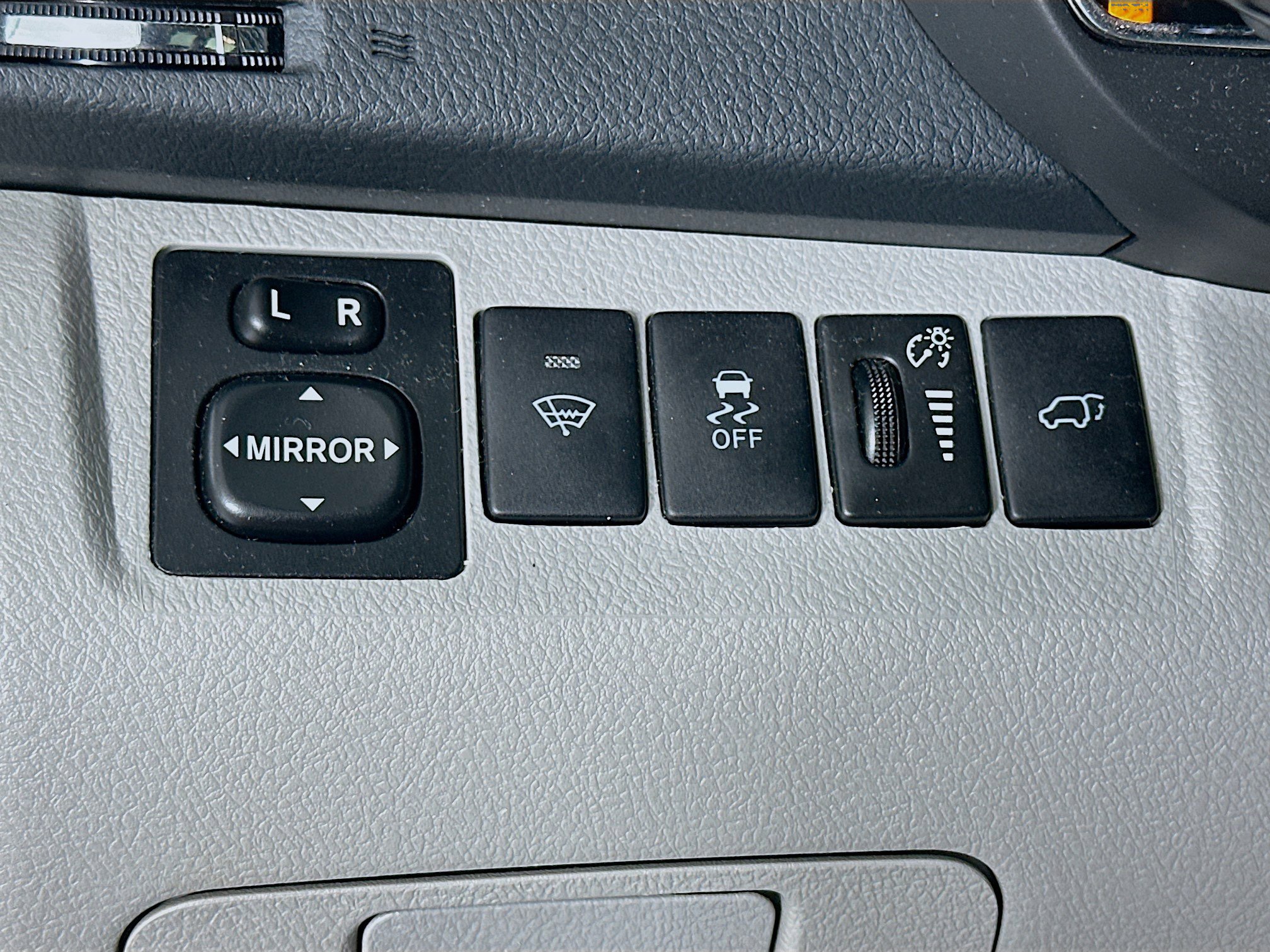 Used 2012 Toyota Highlander Limited w/ Tow Pkg image 17