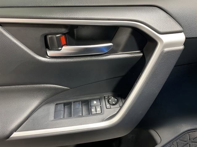 Used 2019 Toyota RAV4 XLE w/ Convenience Package AWD/4WD image 10