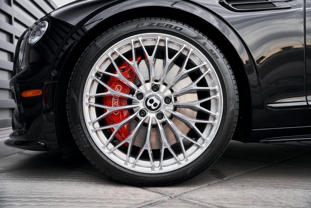 Used 2025 Bentley Flying Spur Plug-In Hybrid image 3