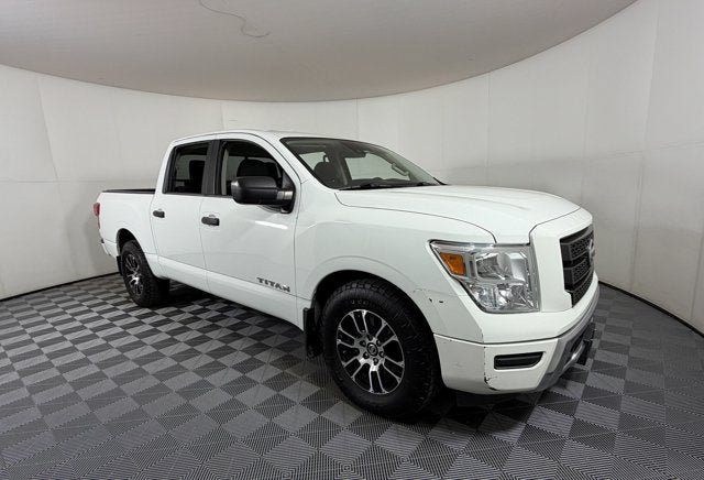 Used 2022 Nissan Titan SV w/ Accessory Utility Package RWD image 1