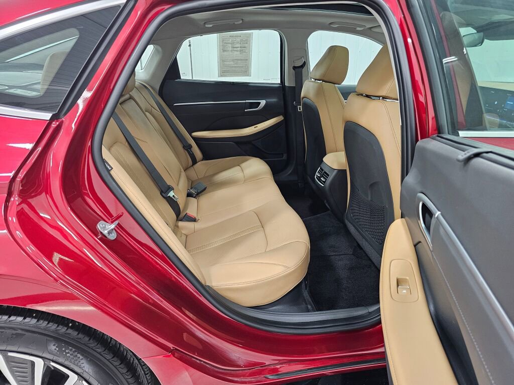 Used 2025 Hyundai Sonata Limited FWD image 18
