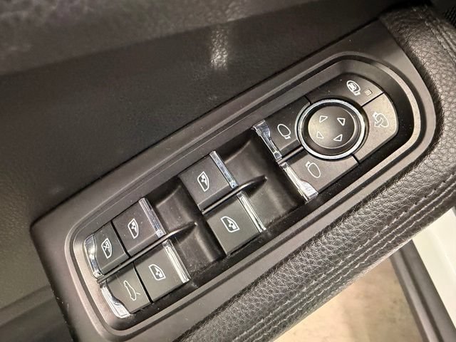 Used 2018 Porsche Macan Sport Edition AWD/4WD image 21